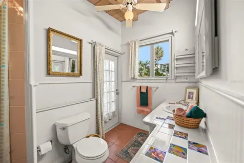5325 Avenida Del Mare Sarasota FL 34242