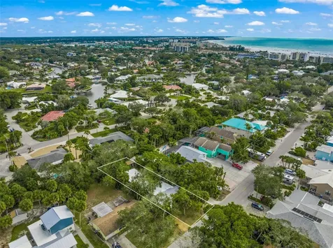5325 Avenida Del Mare Sarasota FL 34242