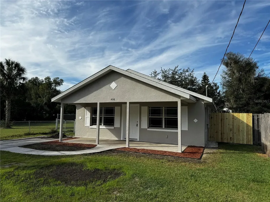 406 S Salisbury Avenue Deland FL 32720