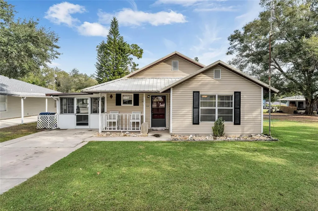 677 Warner Street Groveland FL 34736