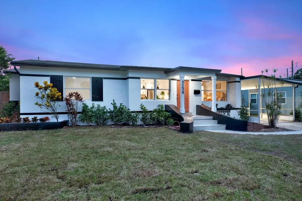5134 8th Avenue N St Petersburg FL 33710