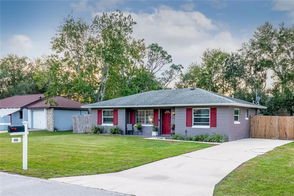 1106 W Embassy Drive Deltona FL 32725