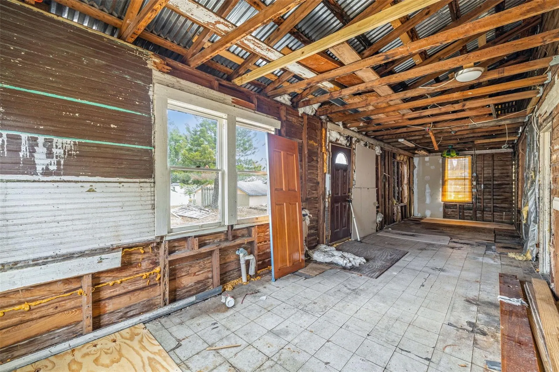 553 Division Street Tarpon Springs FL 34689