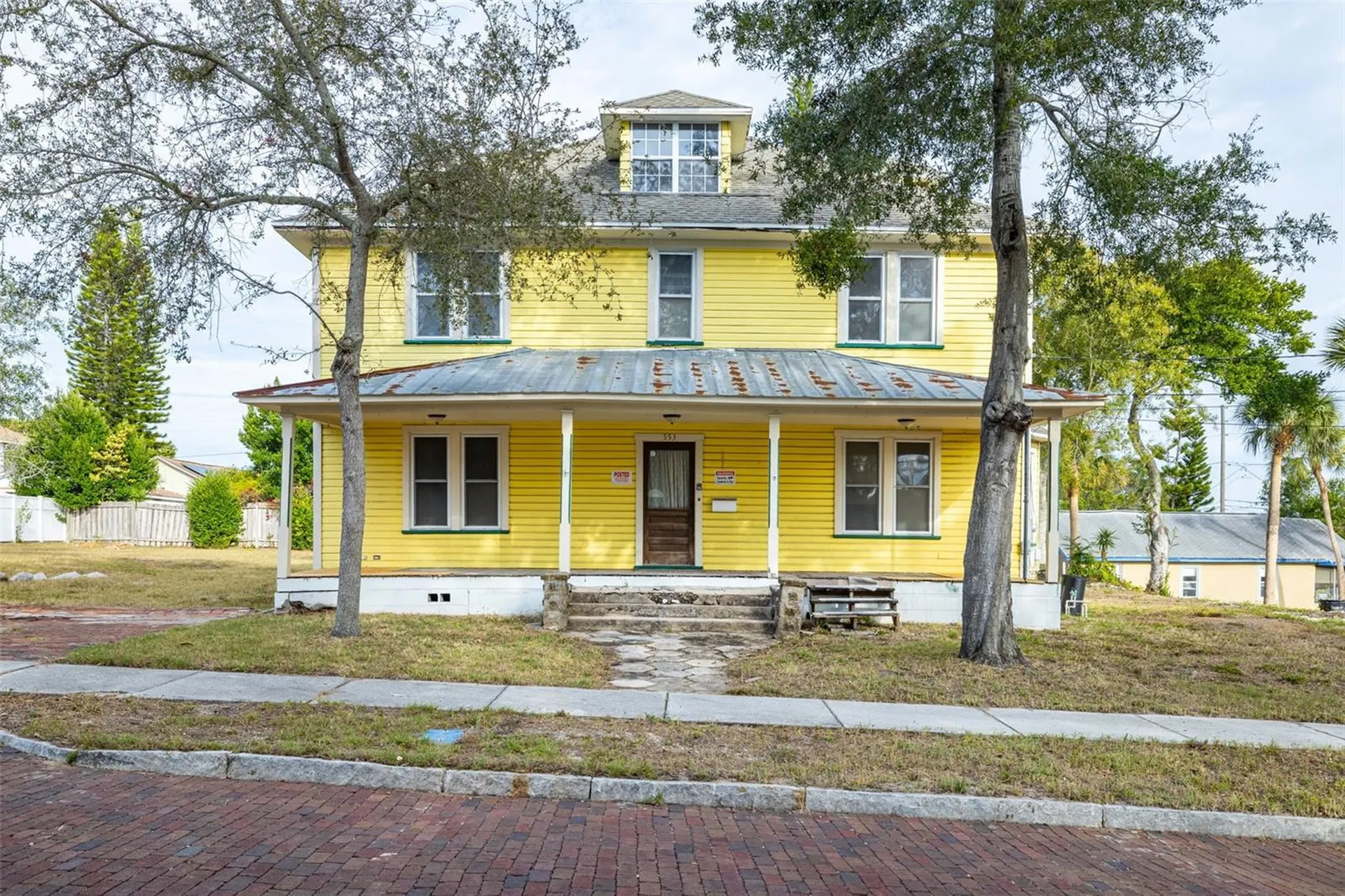 553 Division Street Tarpon Springs FL 34689