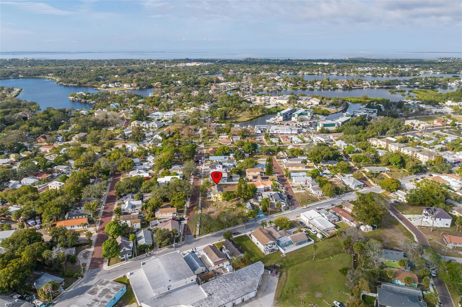 553 Division Street Tarpon Springs FL 34689