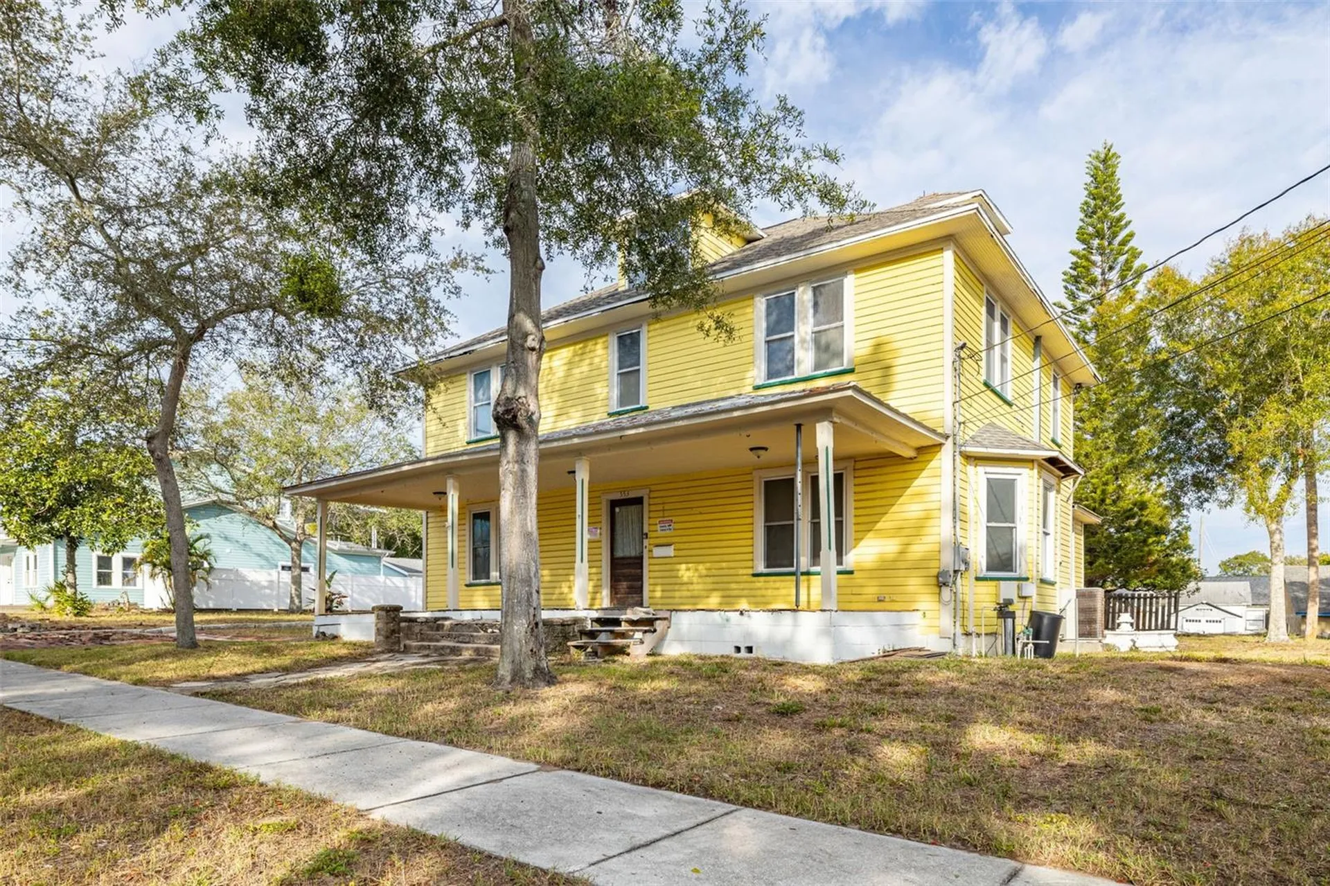 553 Division Street Tarpon Springs FL 34689