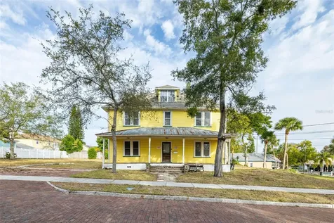 553 Division Street Tarpon Springs FL 34689