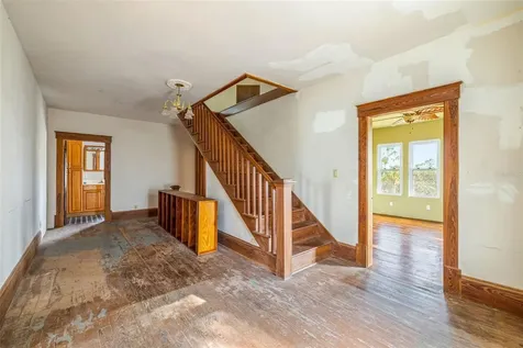 553 Division Street Tarpon Springs FL 34689