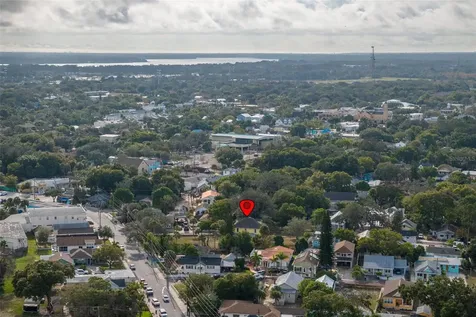 553 Division Street Tarpon Springs FL 34689