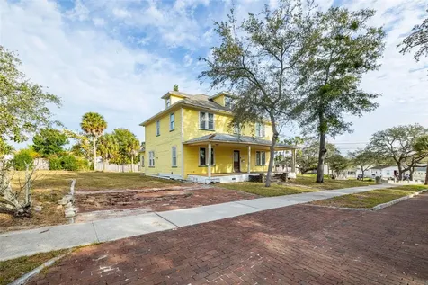 553 Division Street Tarpon Springs FL 34689