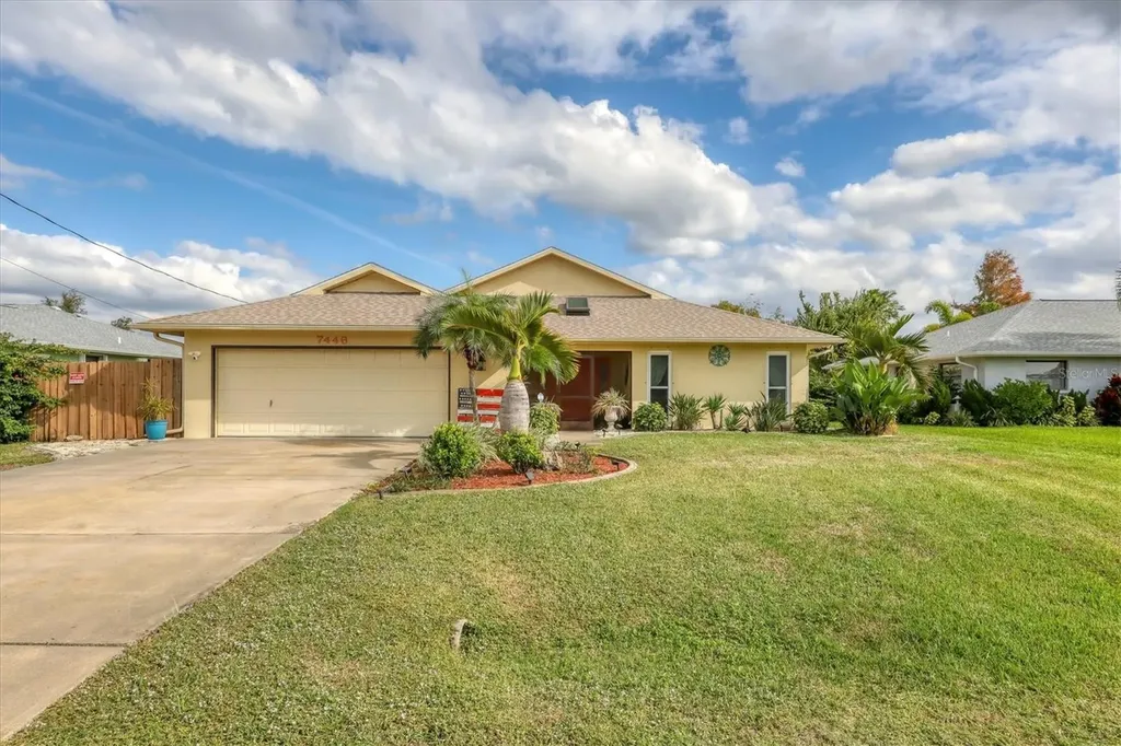 7446 Spinnaker Boulevard Englewood FL 34224