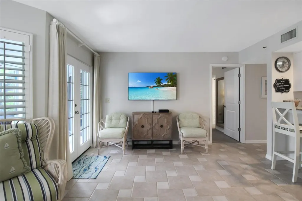1338 Siesta Bayside Drive Sarasota FL 34242