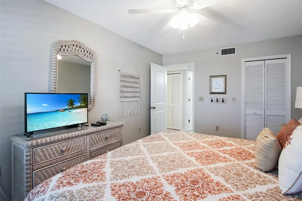 1338 Siesta Bayside Drive Sarasota FL 34242