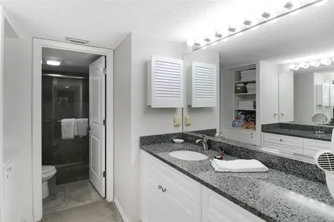 1338 Siesta Bayside Drive Sarasota FL 34242