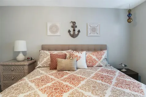 1338 Siesta Bayside Drive Sarasota FL 34242