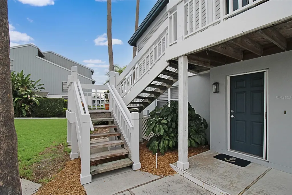 1339 Siesta Bayside Drive Sarasota FL 34242