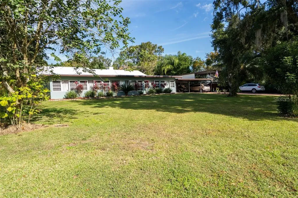 1337 Highland Park Drive N Lake Wales FL 33898