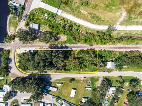 801 Woodland Estates Avenue Ruskin FL 33570