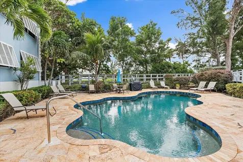 5621 Gulf Of Mexico Drive Longboat Key FL 34228