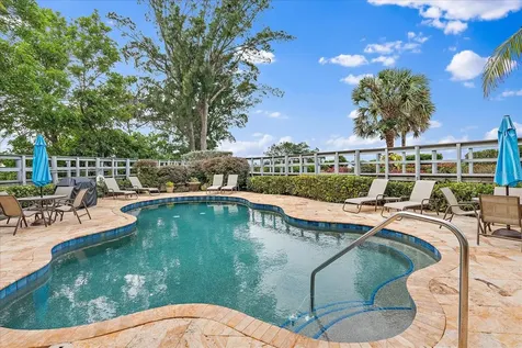5621 Gulf Of Mexico Drive Longboat Key FL 34228