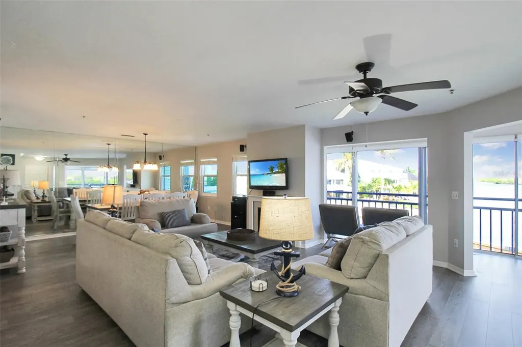 1389 Siesta Bayside Drive Sarasota FL 34242