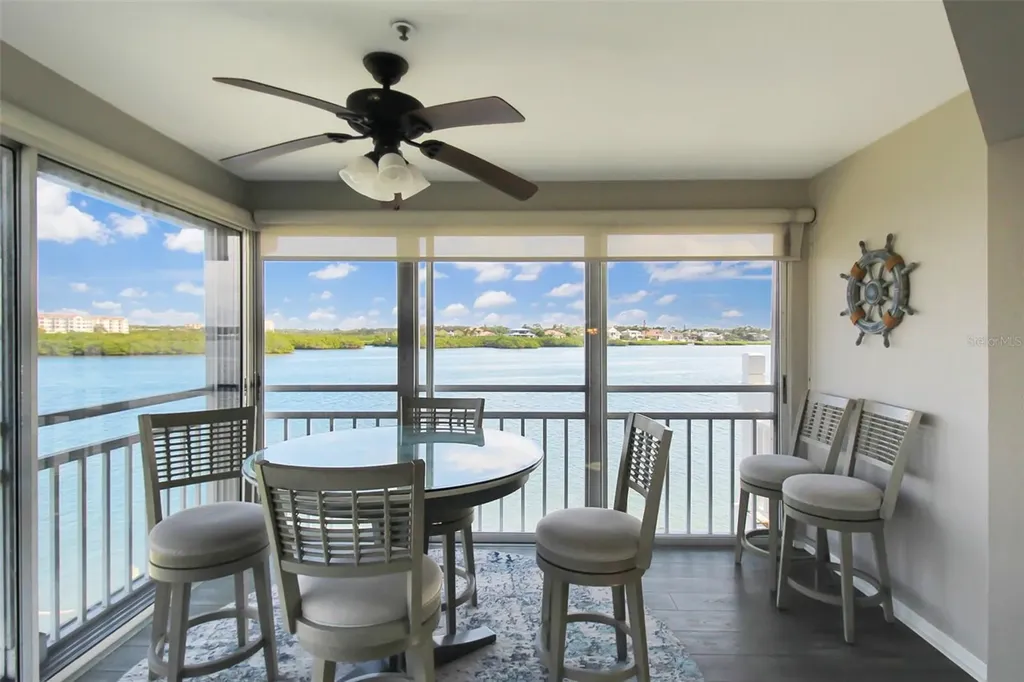 1389 Siesta Bayside Drive Sarasota FL 34242