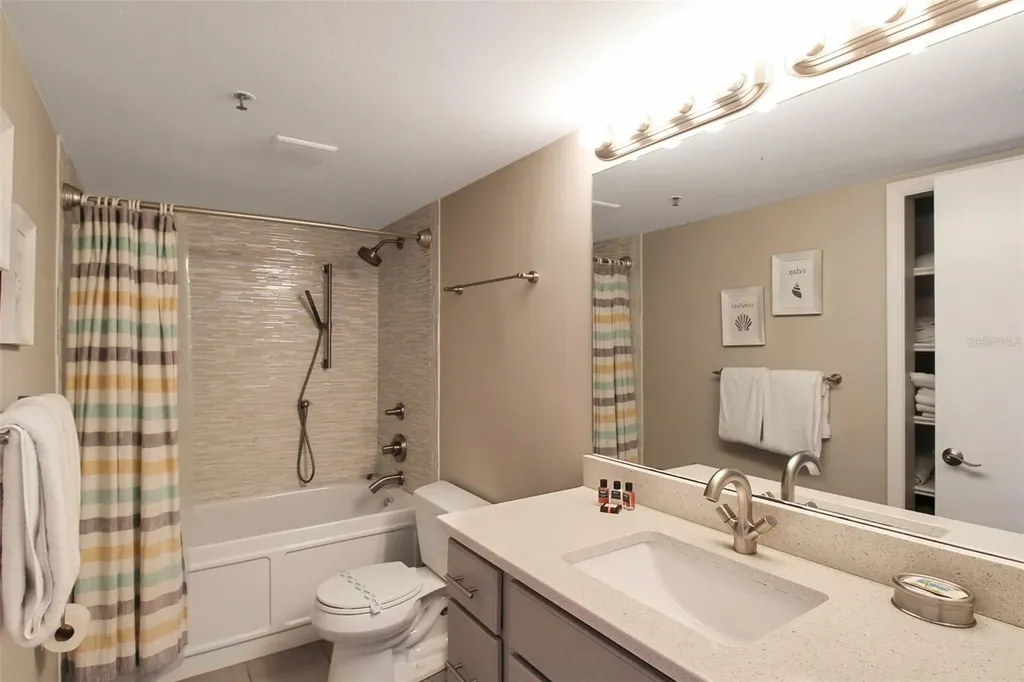 1389 Siesta Bayside Drive Sarasota FL 34242