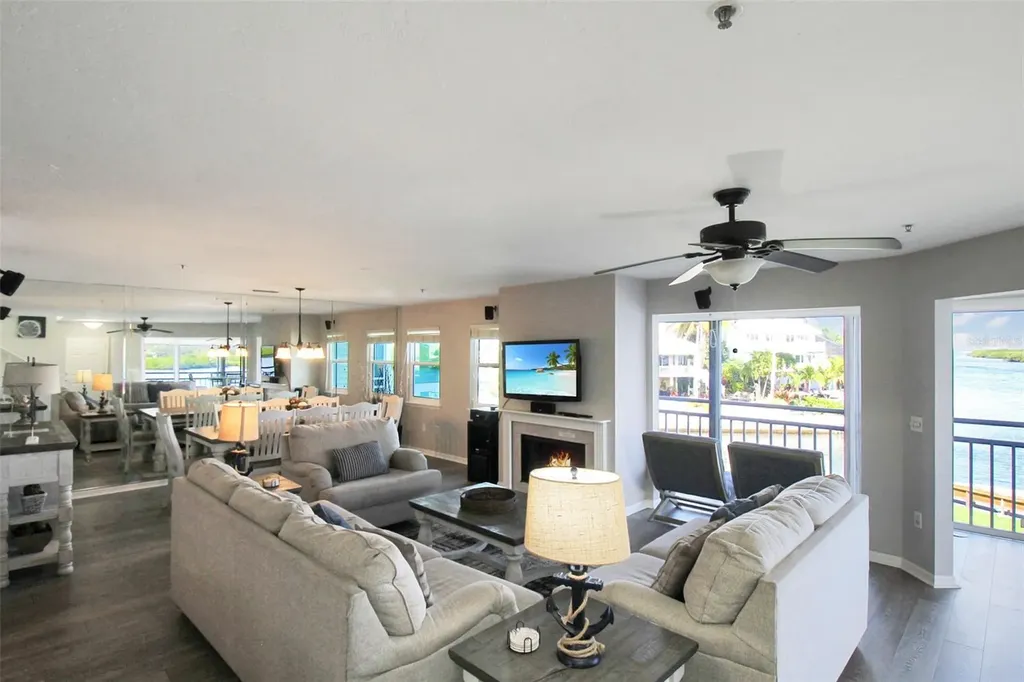1389 Siesta Bayside Drive Sarasota FL 34242