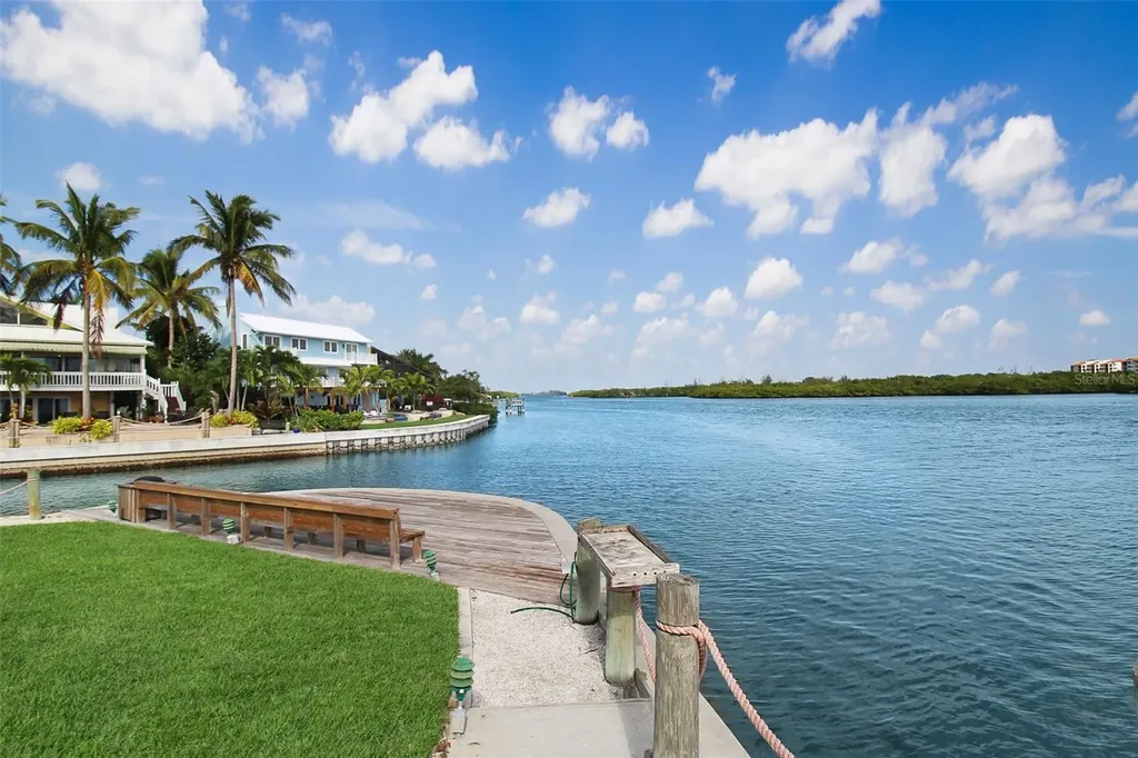 1389 Siesta Bayside Drive Sarasota FL 34242