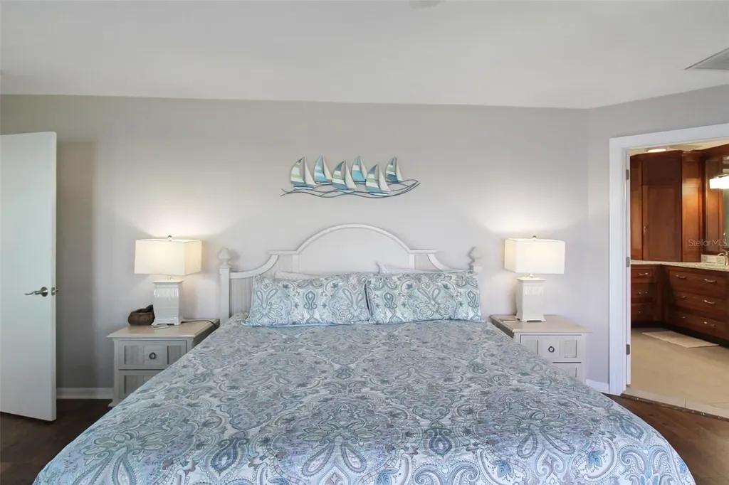 1389 Siesta Bayside Drive Sarasota FL 34242