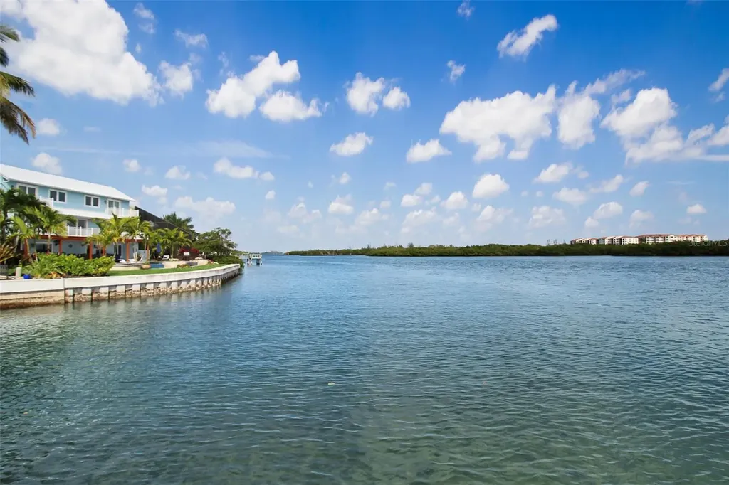 1389 Siesta Bayside Drive Sarasota FL 34242