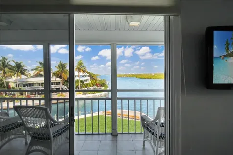 1389 Siesta Bayside Drive Sarasota FL 34242