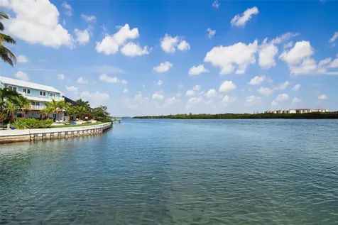 1389 Siesta Bayside Drive Sarasota FL 34242