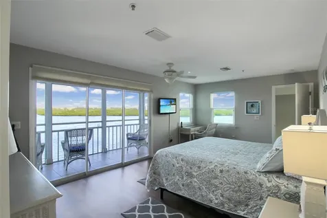 1389 Siesta Bayside Drive Sarasota FL 34242