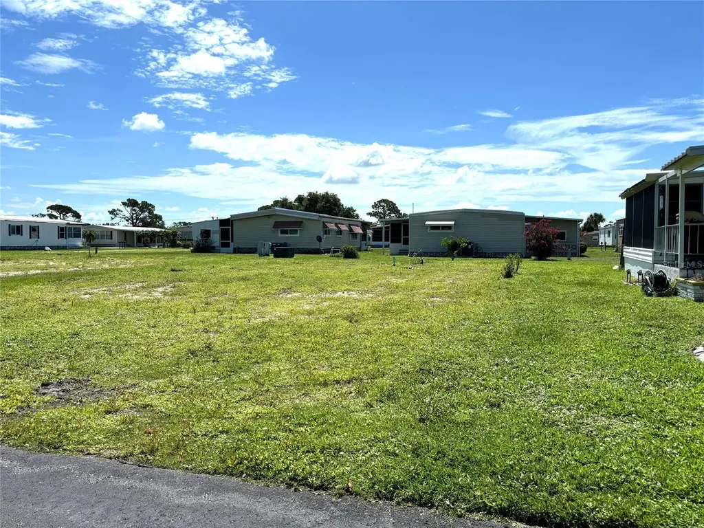 239 Estrada North Port FL 34287