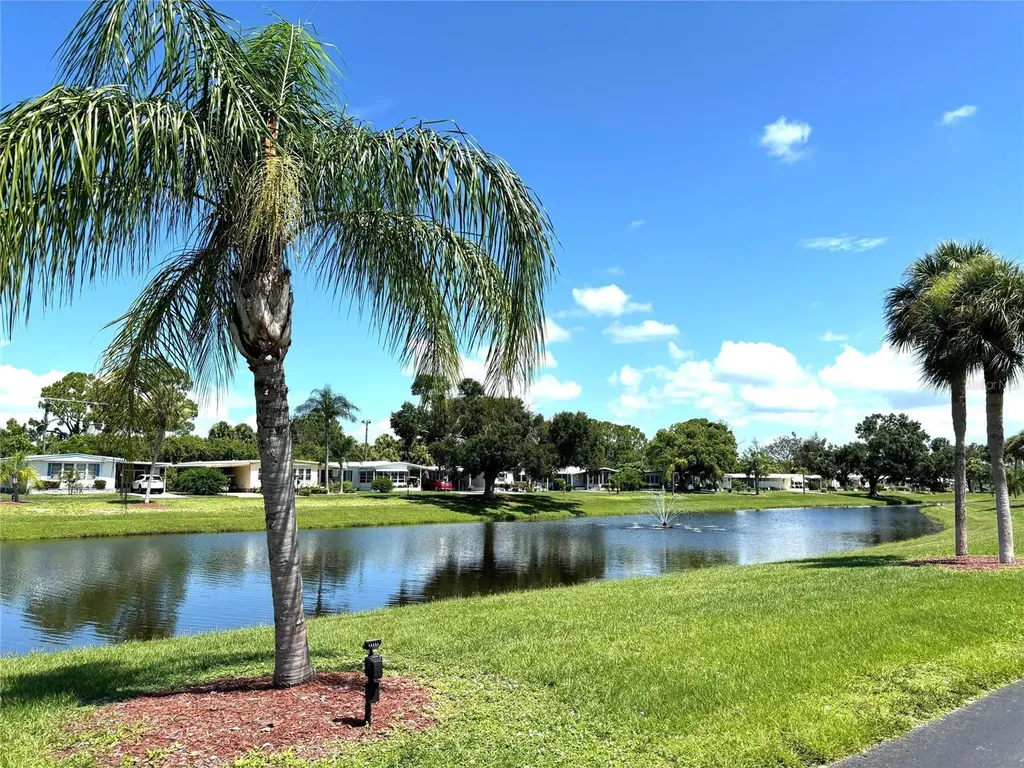 239 Estrada North Port FL 34287