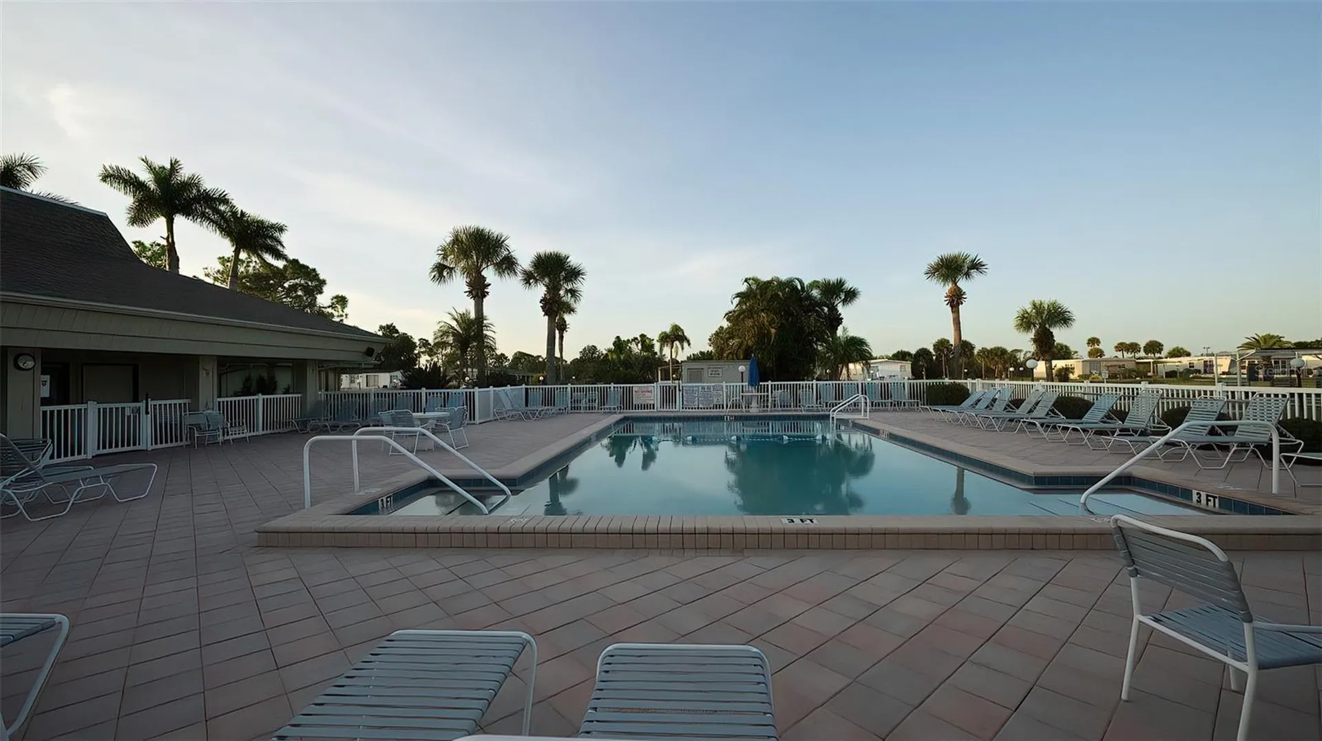 239 Estrada North Port FL 34287