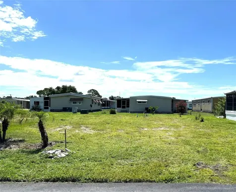 239 Estrada North Port FL 34287
