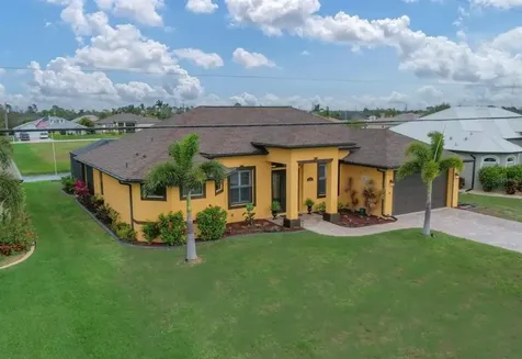33 Medalist Road Rotonda West FL 33947