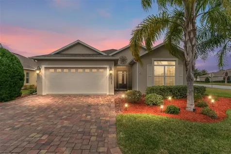 10153 Julia Isles Avenue Oxford FL 34484