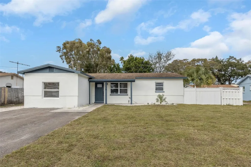 6439 Mockingbird Lane N Clearwater FL 33760