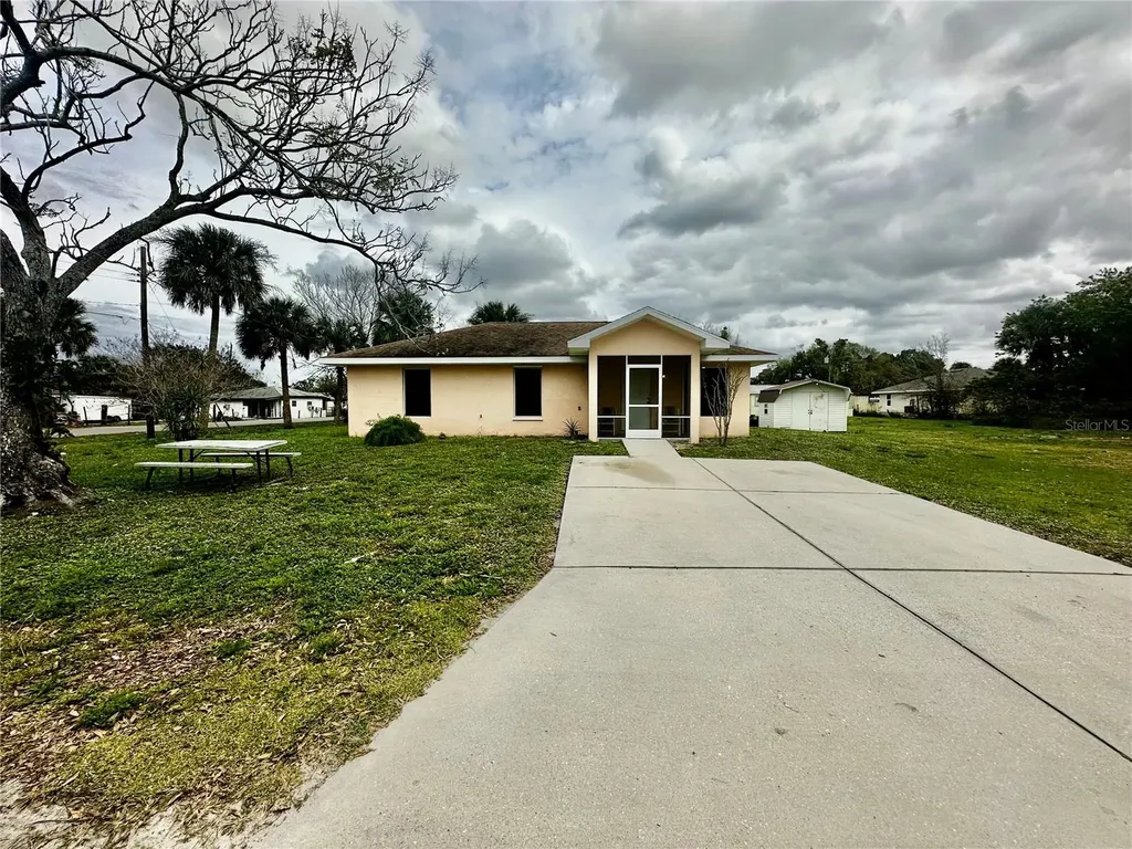 896 NE 13th Avenue Okeechobee FL 34972