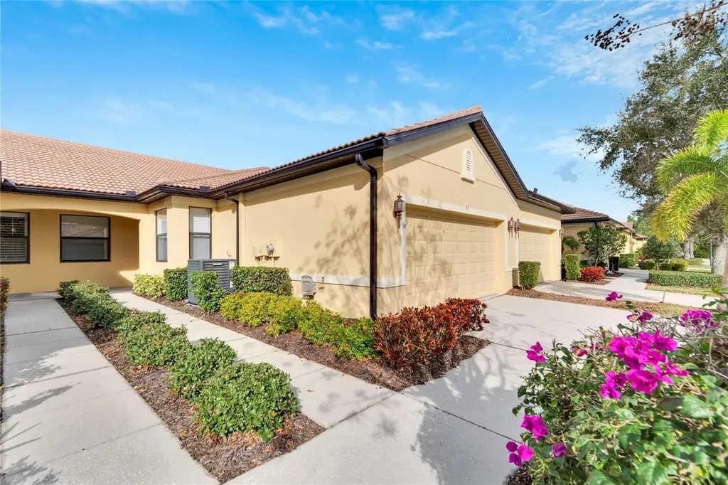 313 Bluewater Falls Court Apollo Beach FL 33572