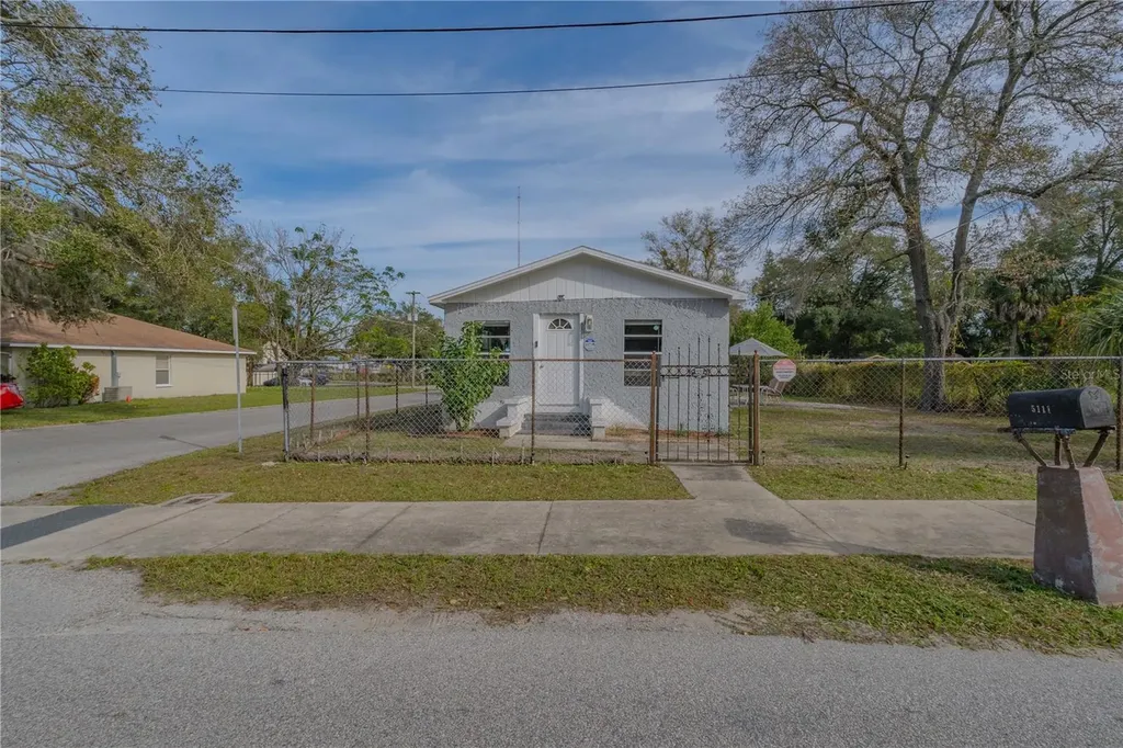 5111 N 39th Street Tampa FL 33610