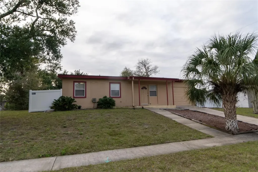 649 N Wellington Drive Deltona FL 32725
