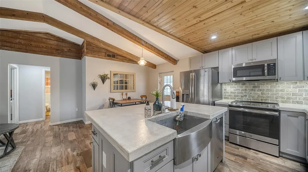3920 Sunniland Street Sarasota FL 34233