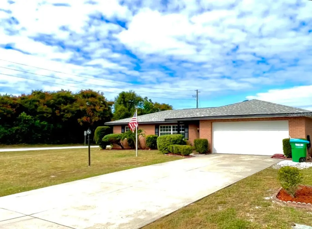 948 Clayton Drive Deltona FL 32725