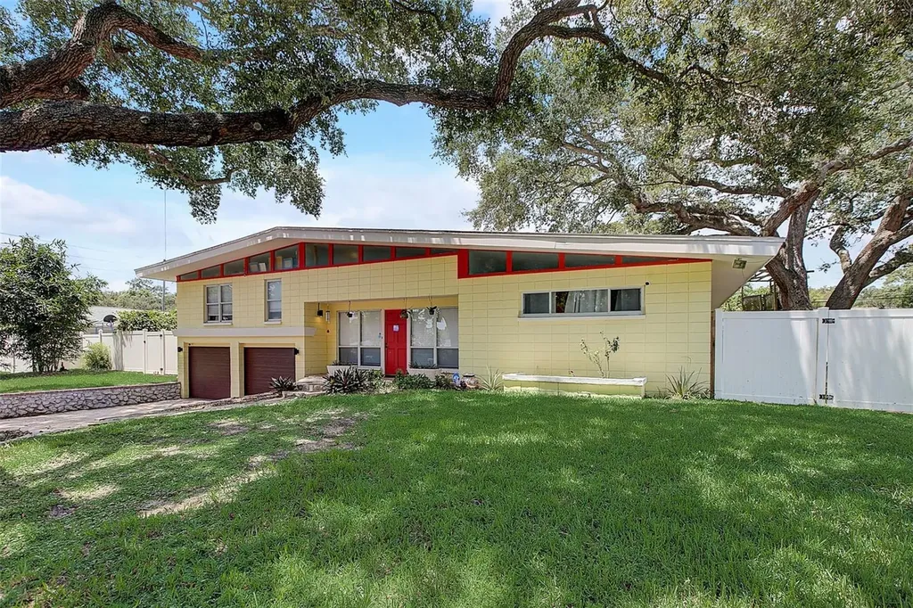 1806 Meadow Lane Clearwater FL 33764