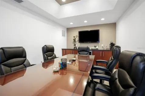 4725 N Lois Avenue Tampa FL 33614