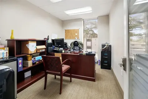 4725 N Lois Avenue Tampa FL 33614